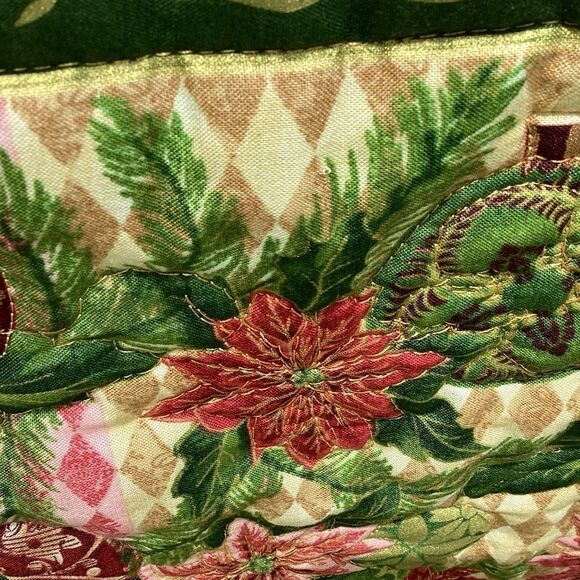 NWT. Hand Crafted Golden Reindeer Lap Quilt/Wall Hanging - Picture 10 of 13